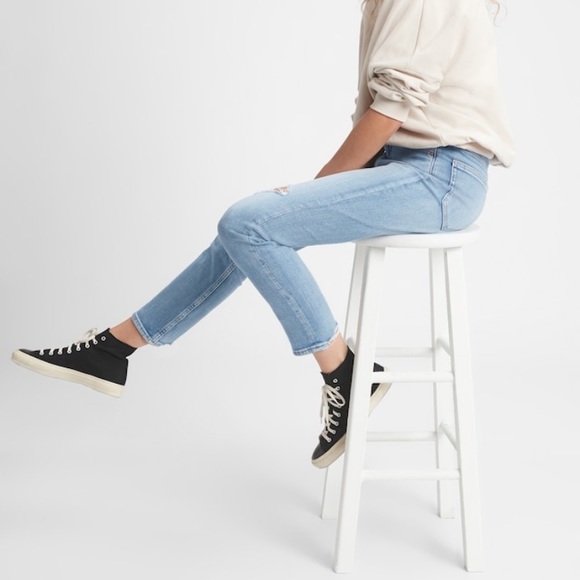 NWT Gap High Rise Vintage Slim Destructed Light Wash Jeans - Picture 2 of 3